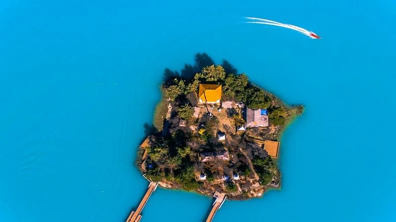 巴松措风景图片