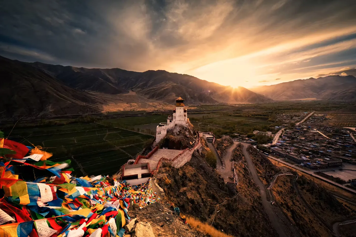 雍布拉康风景图片