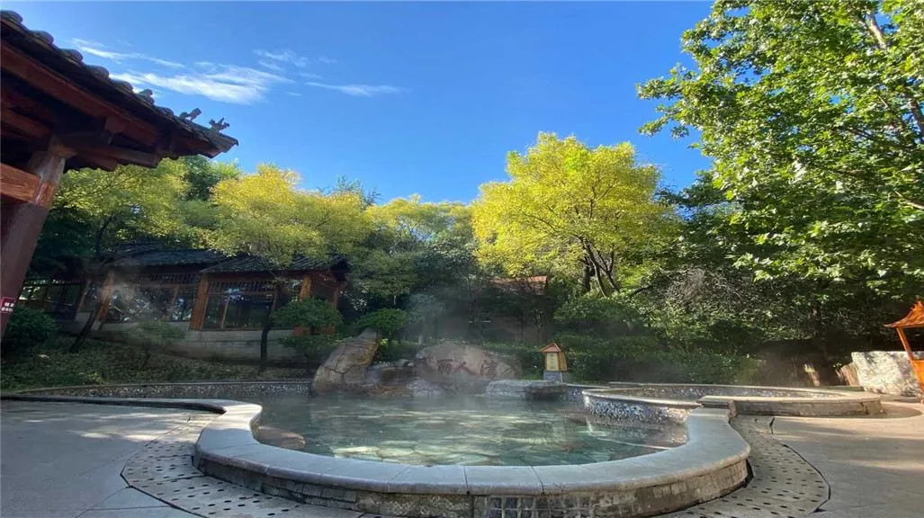 白鹿温泉风景图片