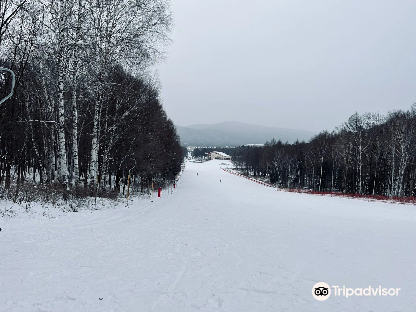 铁力日月峡滑雪场风景图片