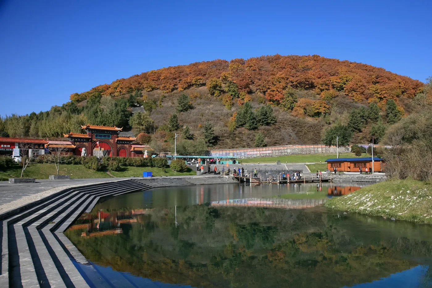 药泉山实景图片