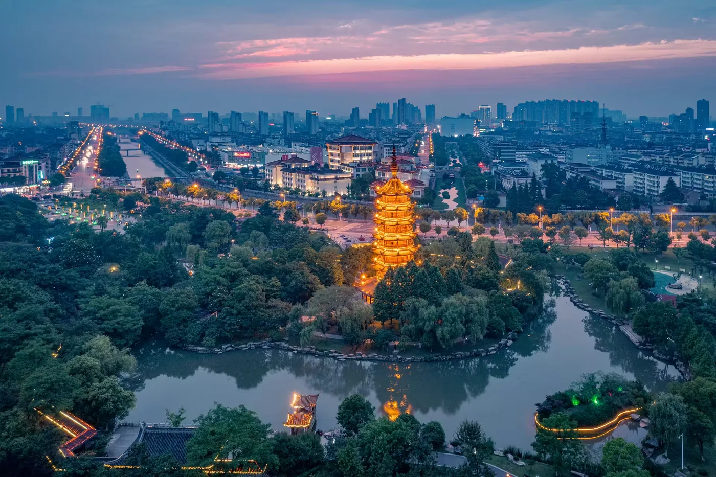 丹阳南朝陵墓石刻