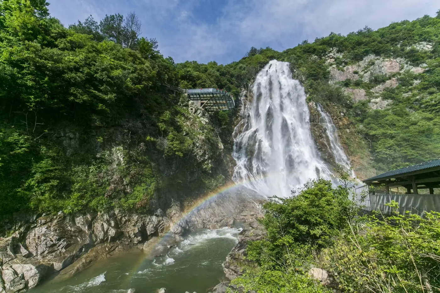 大别山彩虹瀑布