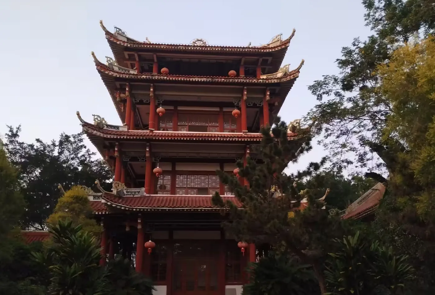 东岩山