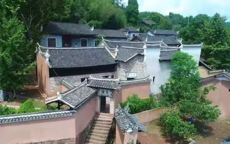 滕代远故居