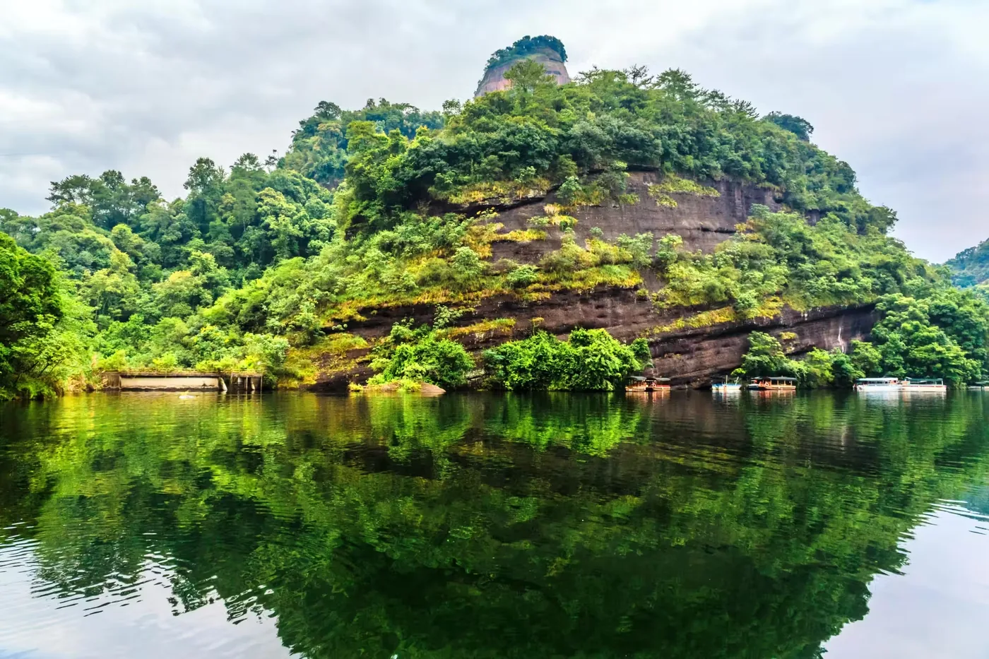丹霞山翔龙湖实景图片