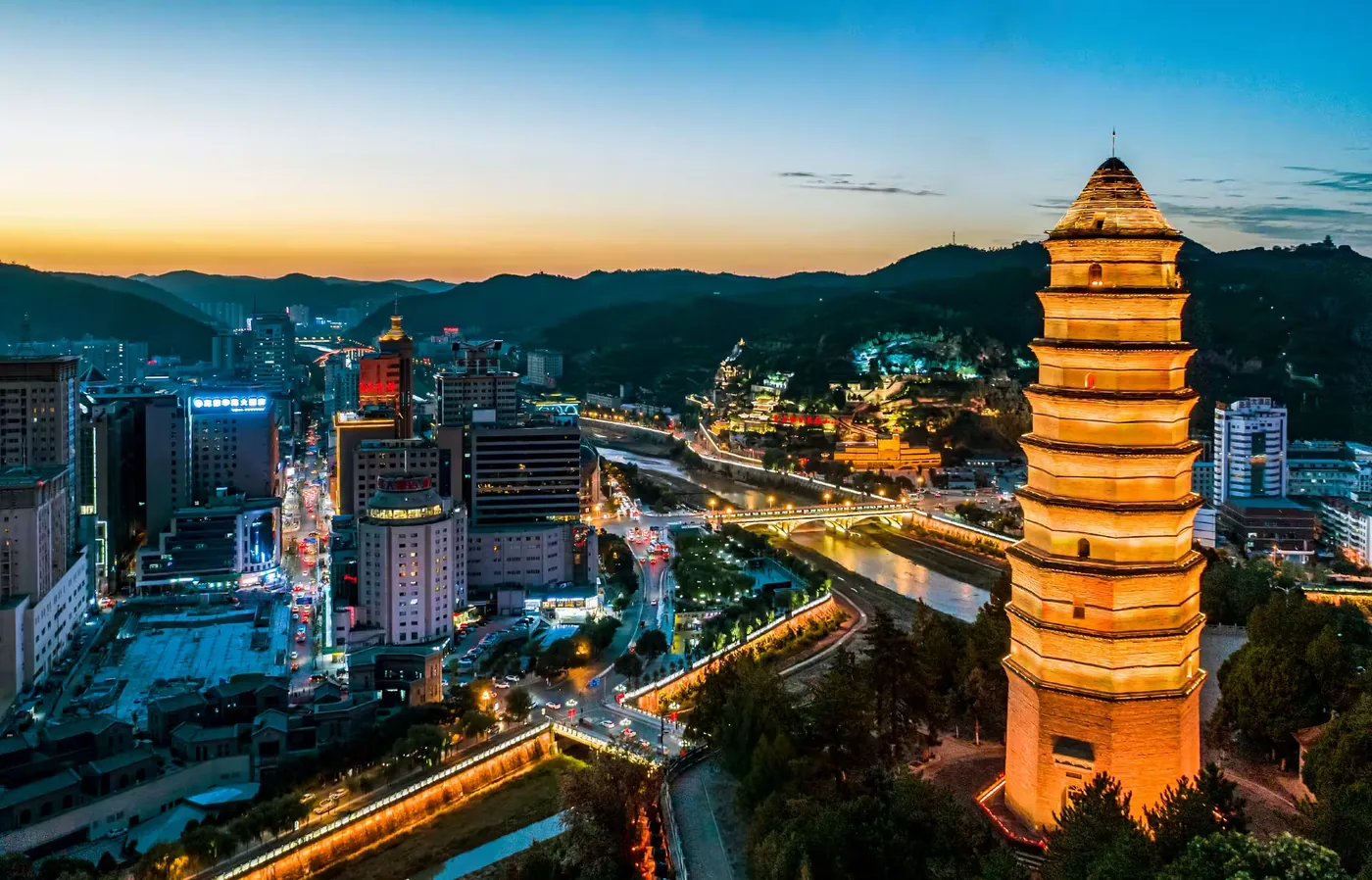宝塔山风景图片