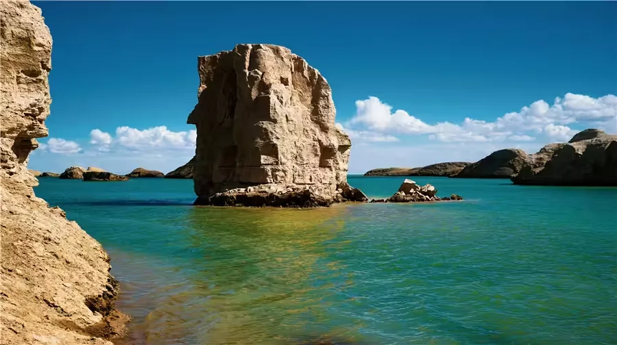 乌素特水上雅丹地质公园风景图片