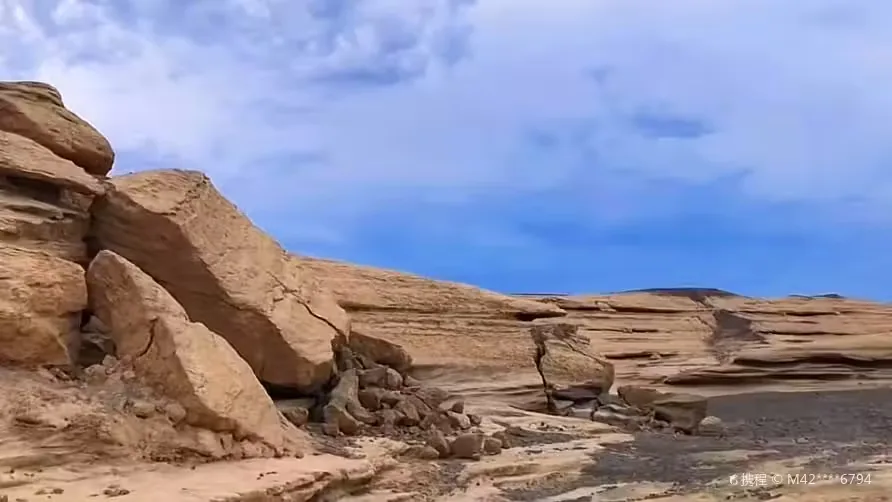 盘吉尔怪石林风景图片