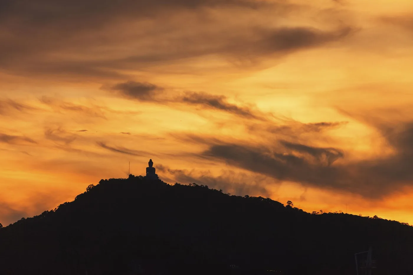 圌山实景图片
