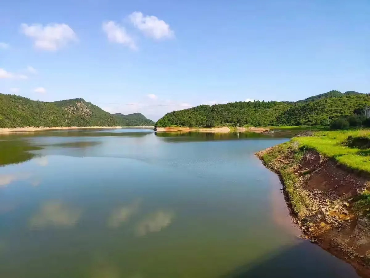 东风水库风景图片