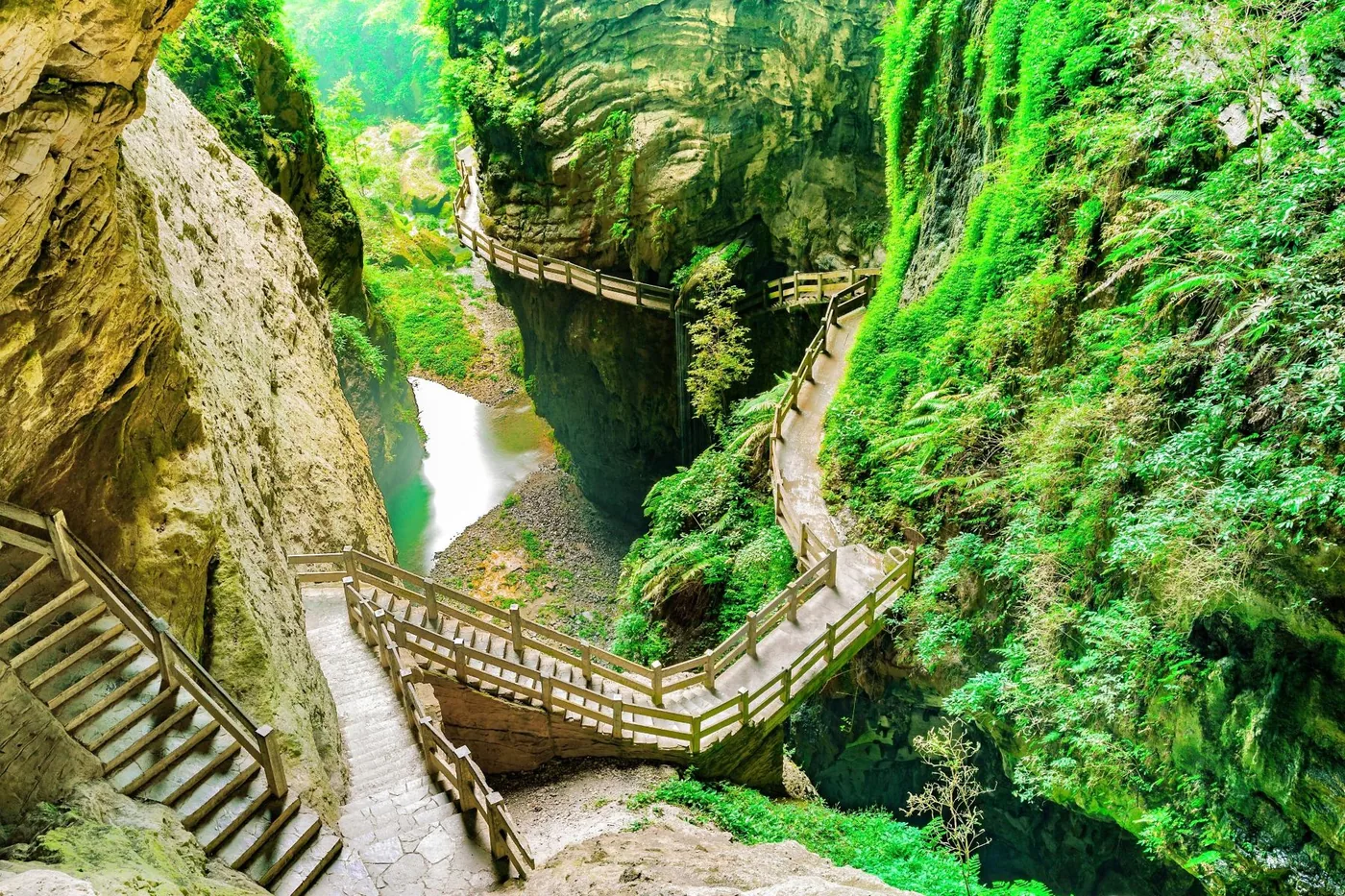 武隆龙水峡地缝风景图片