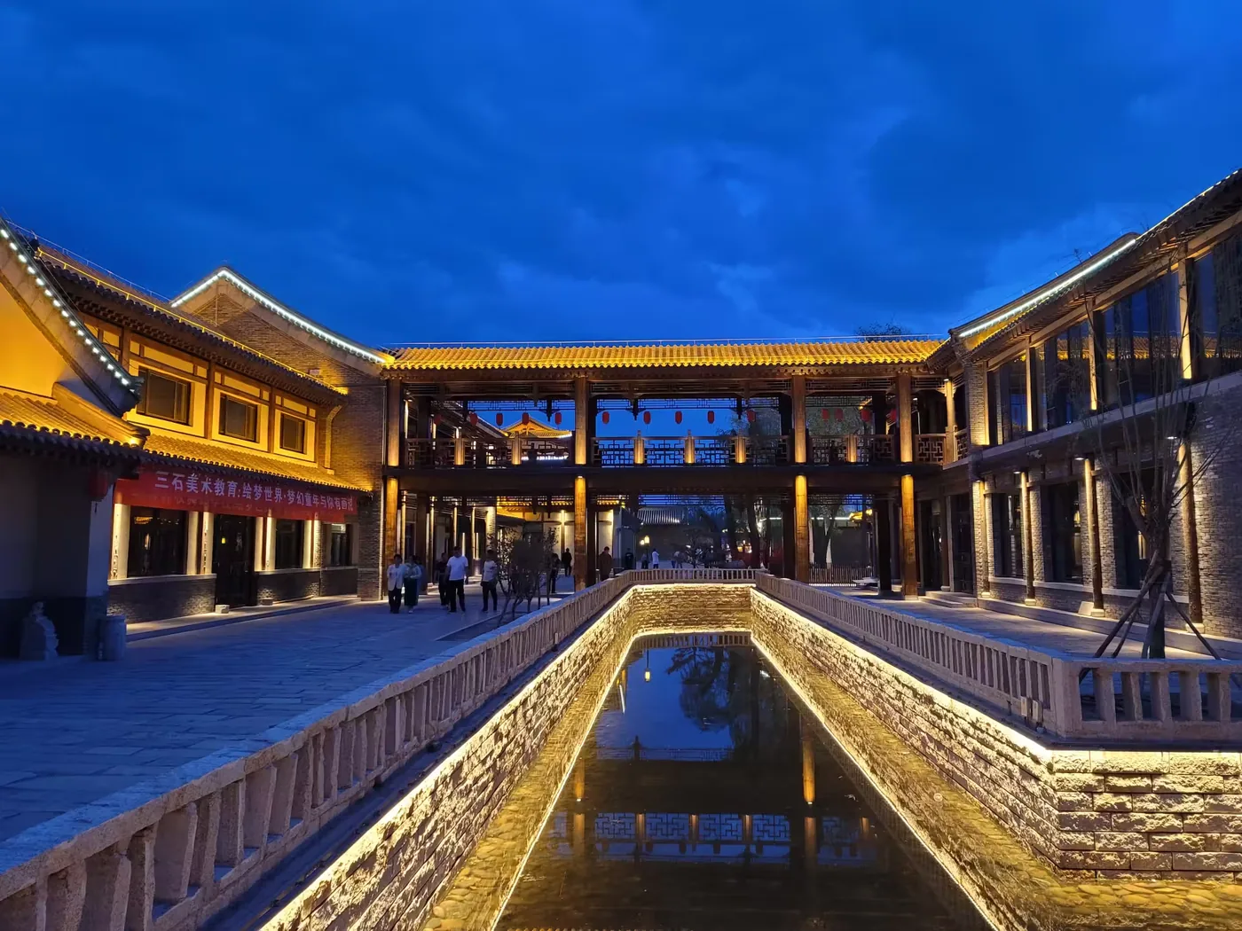 五原誓师广场风景图片