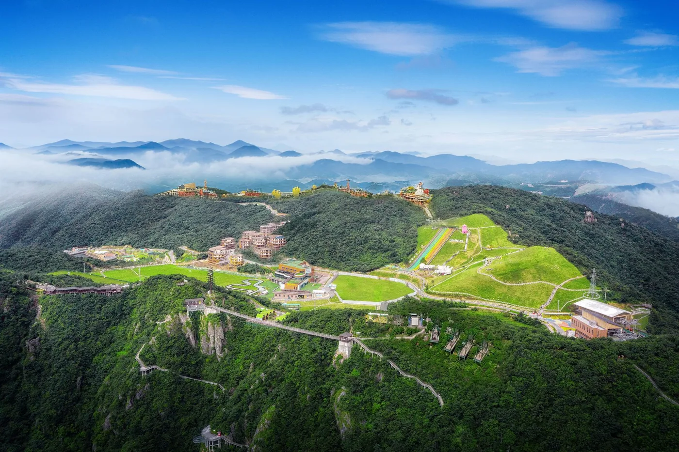 云上草原实景图片