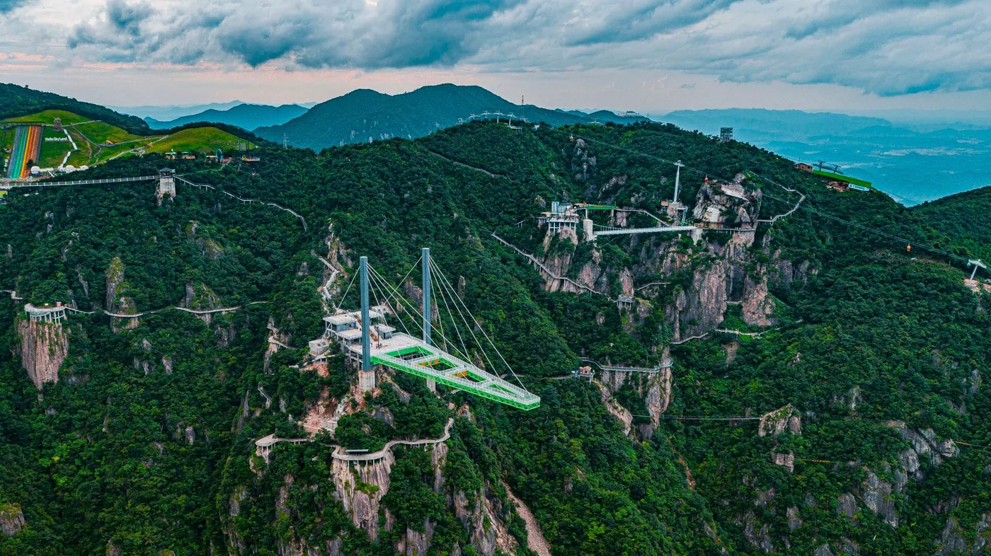 云上草原风景图片