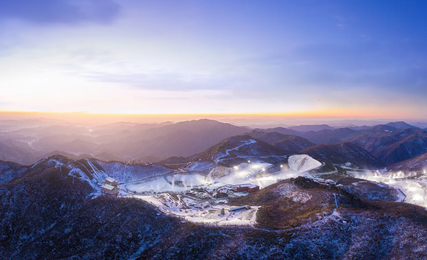 云上草原风景图片