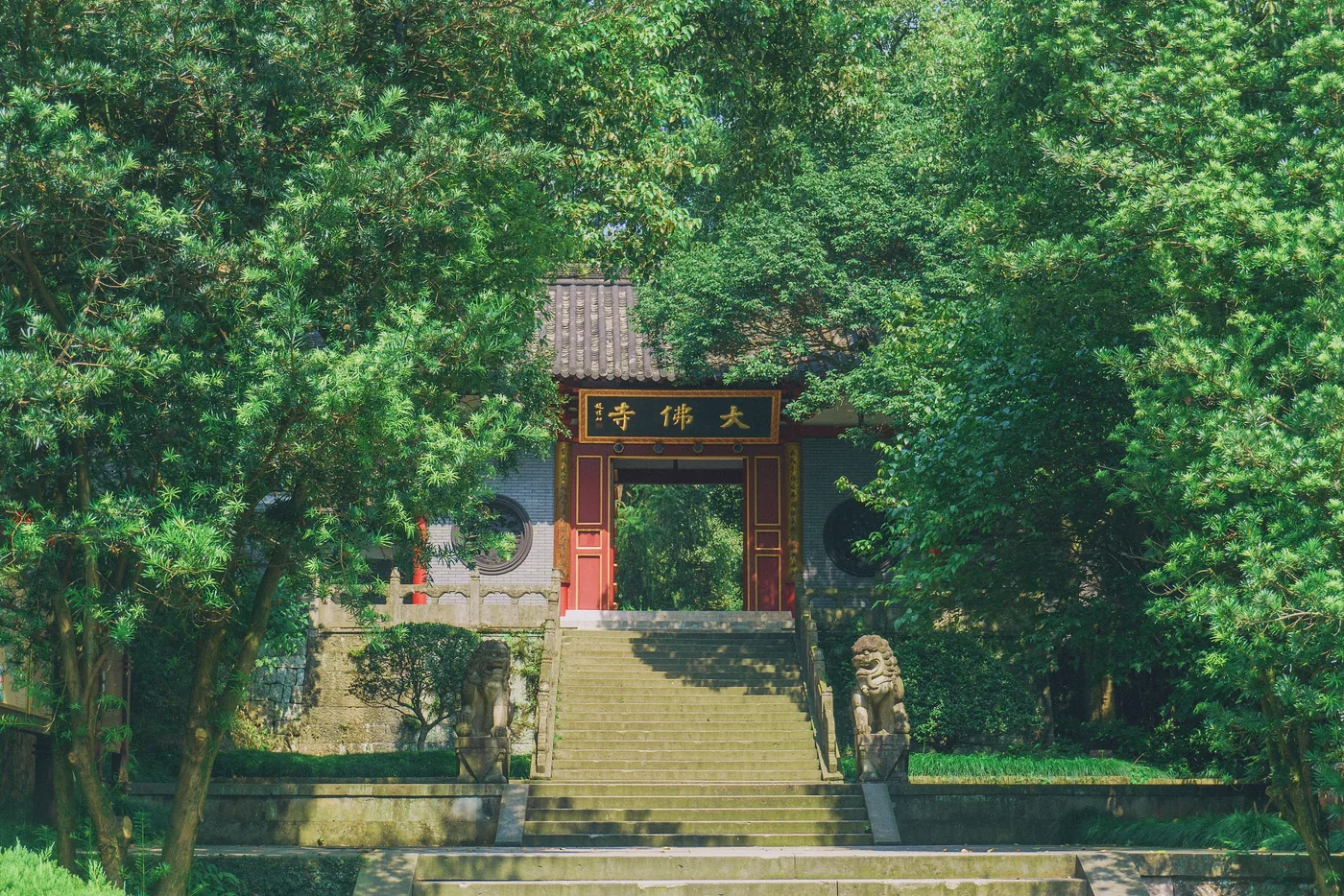 新昌大佛寺实景图片