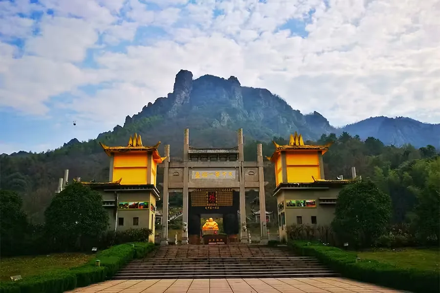 马仁奇峰实景图片