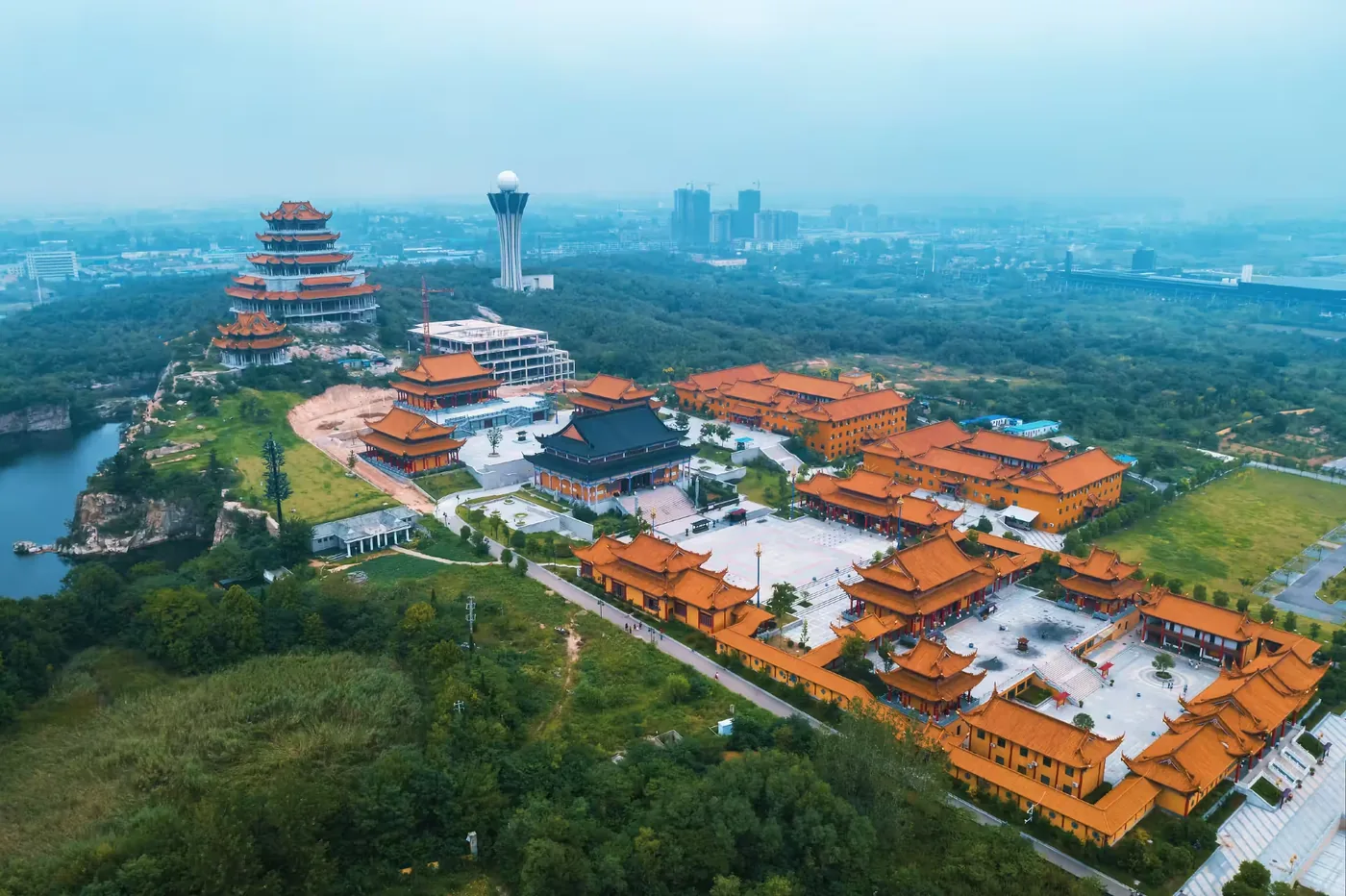 栖岩寺实景图片