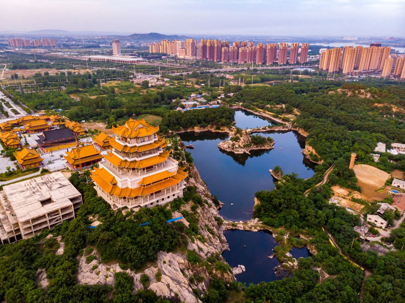 栖岩寺风景图片