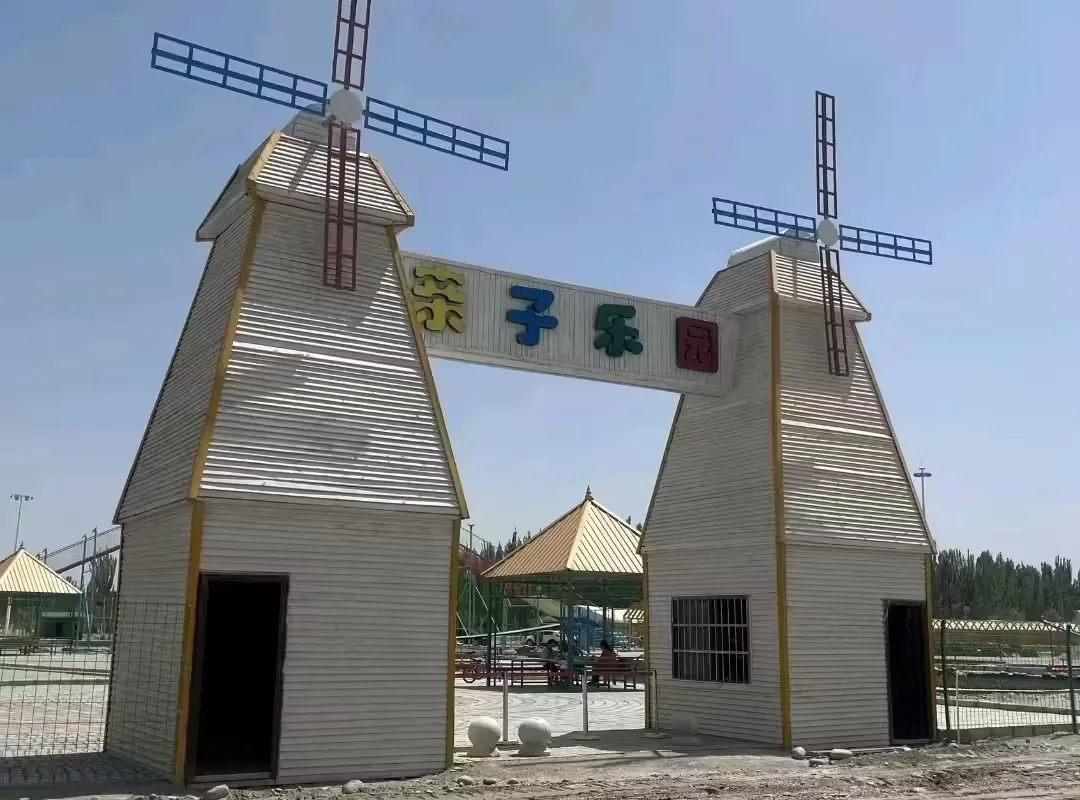 大漠湖杨生态景区实景图片