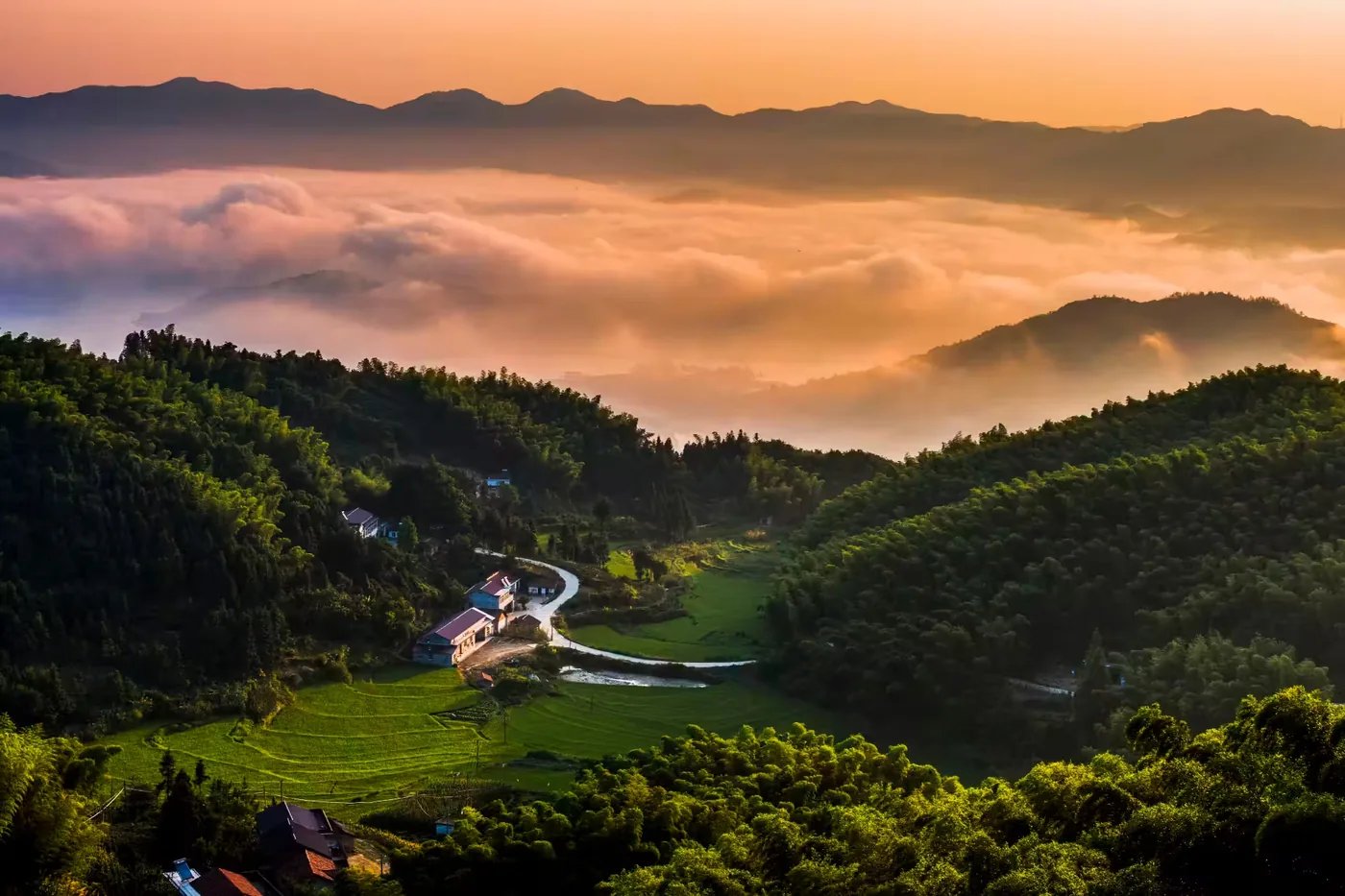 大别山主峰景区实景图片
