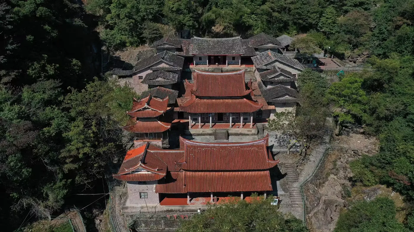 麦斜岩风景区实景图片