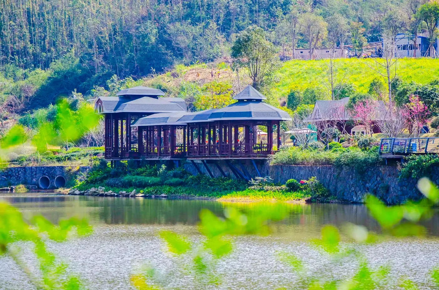 十里蓝山实景图片