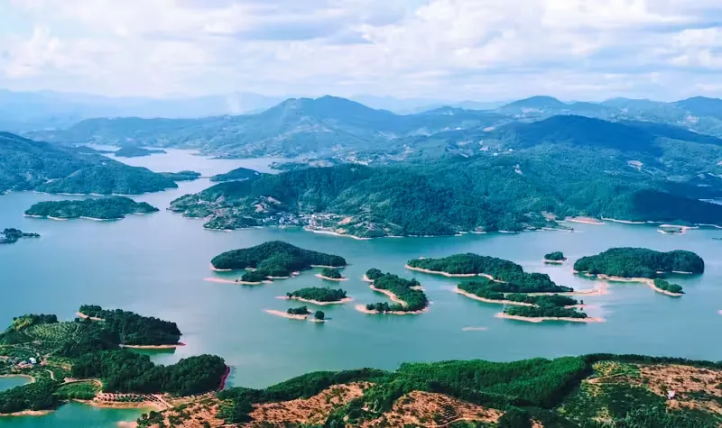 翠屏湖实景图片