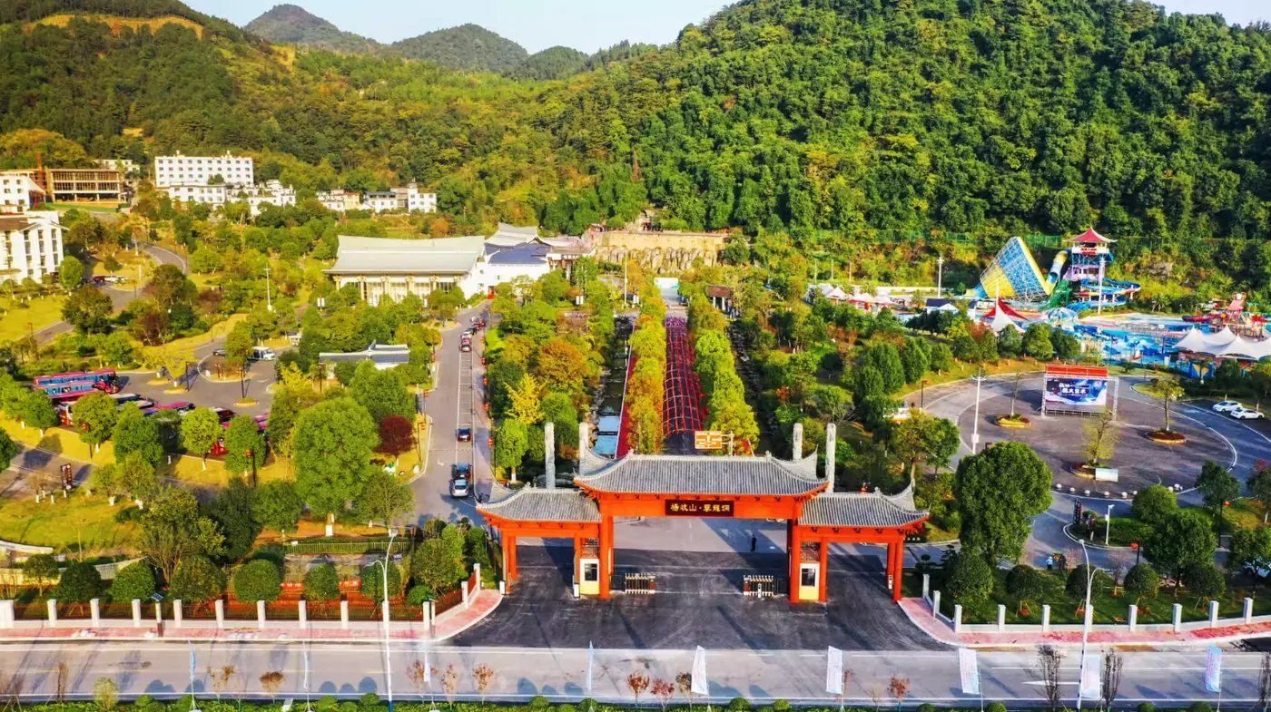 孽龙洞风景图片