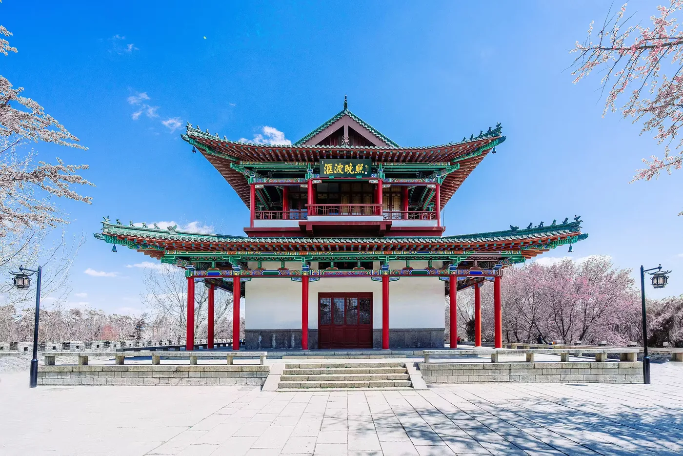 大明湖实景图片