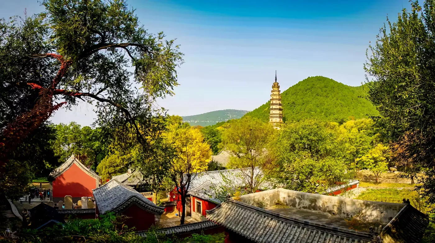 灵岩寺实景图片