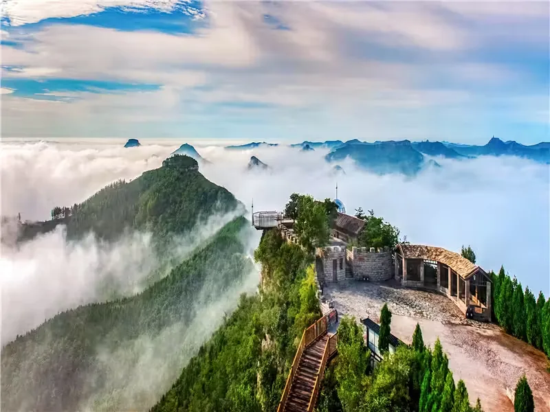 萤火虫水洞风景图片