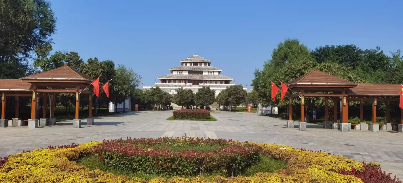 鹿台遗址实景图片