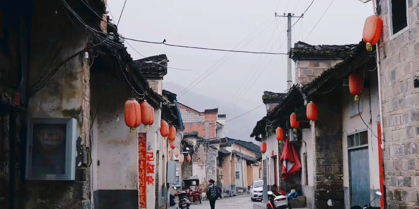 上津古城实景图片