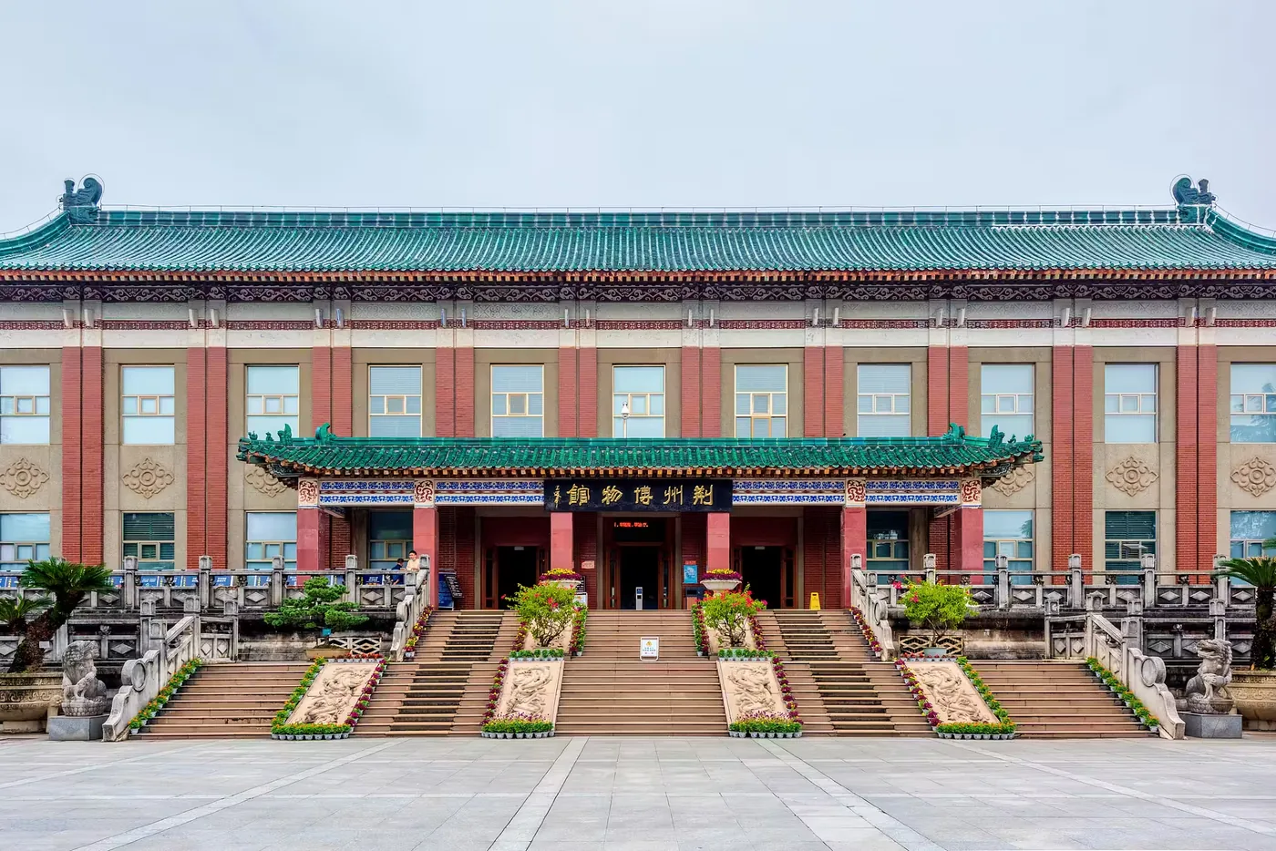 荆州博物馆放上午,冷气和展陈能避开正午太阳