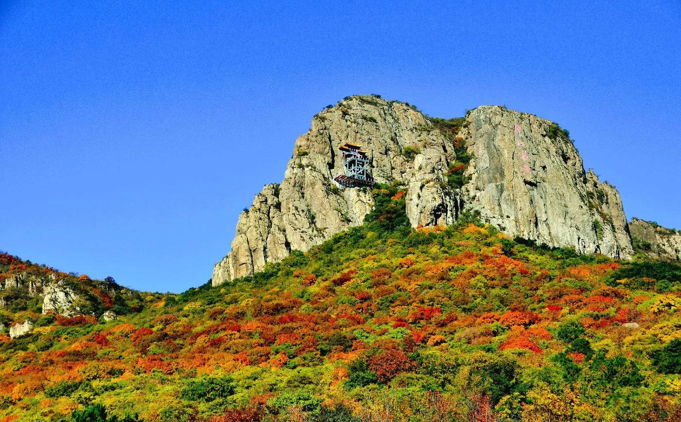 乌兰木图山实景图片