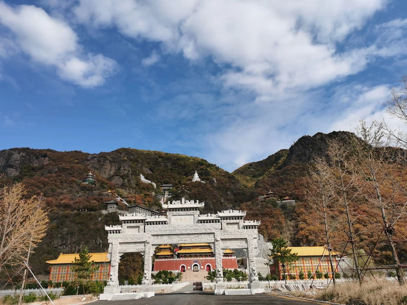 龙峰山实景图片