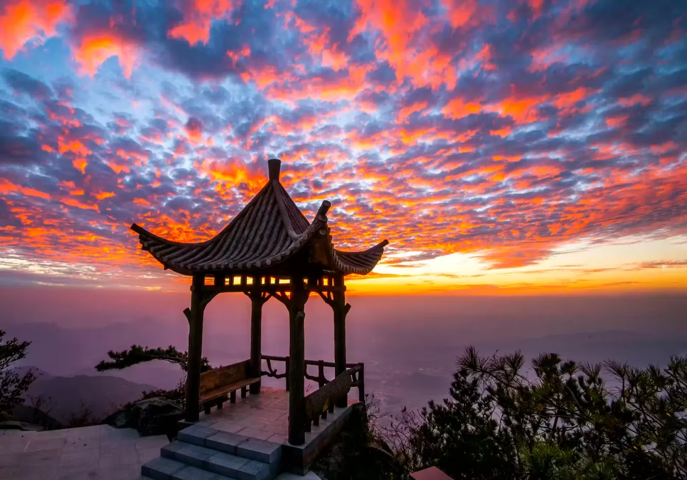 天岳幕阜山实景图片