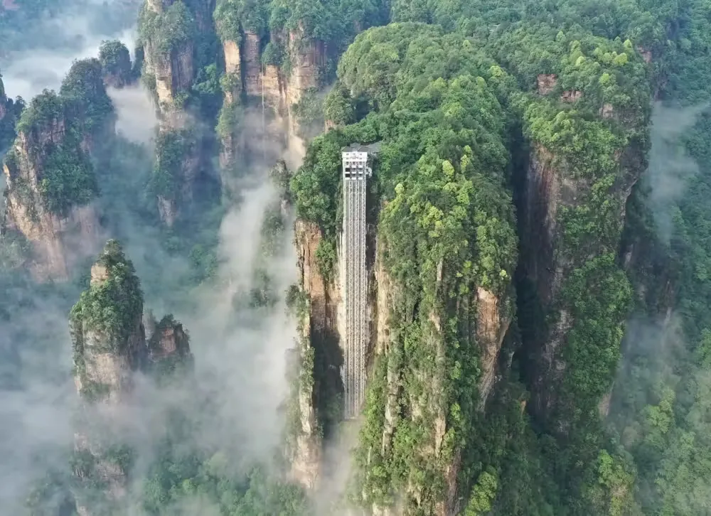 百龙天梯实景图片